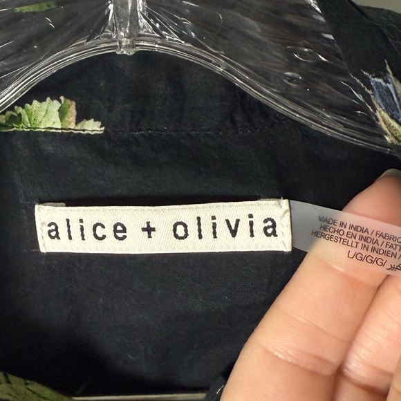 Alice + Olivia Lloyd Slit Sleeve Blouse L - Picture 7 of 9